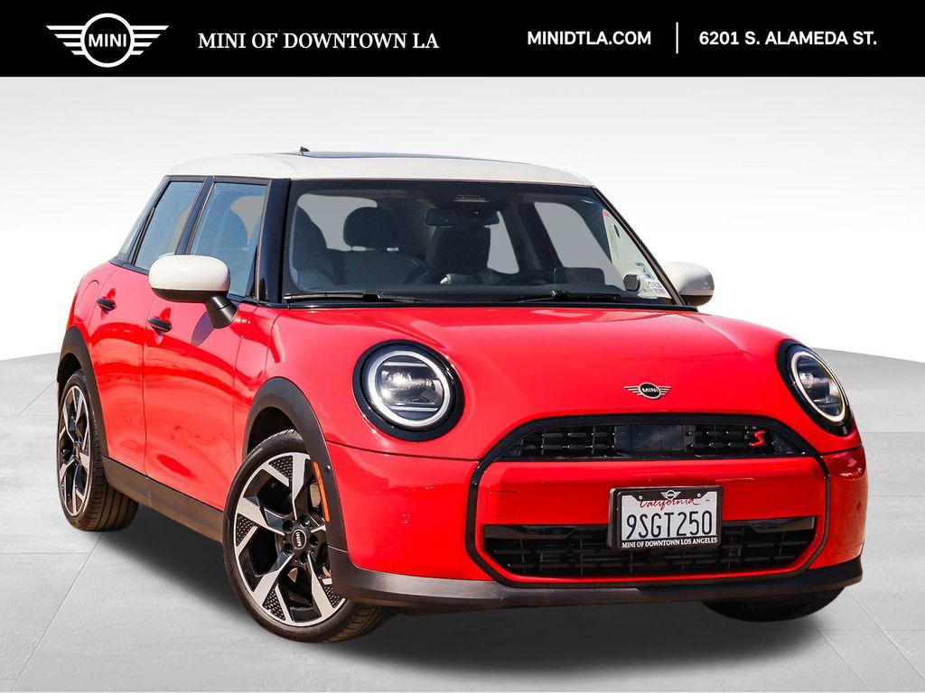 2025 MINI Hardtop Cooper S Signature's photo