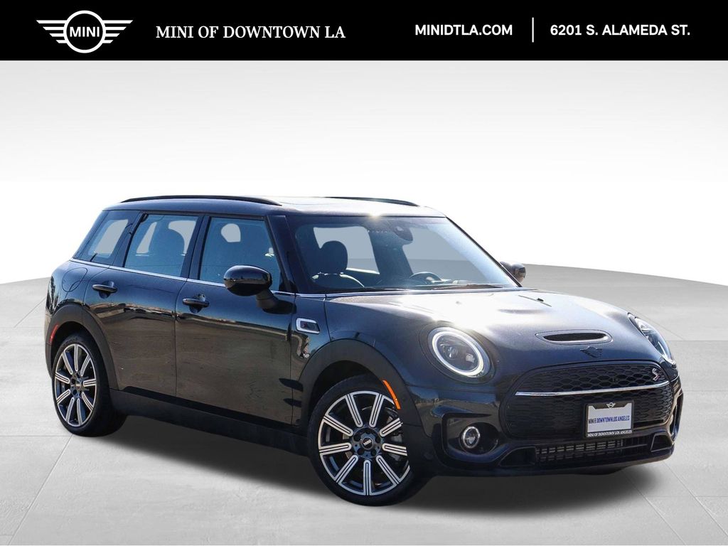 2023 MINI Clubman Cooper S's photo