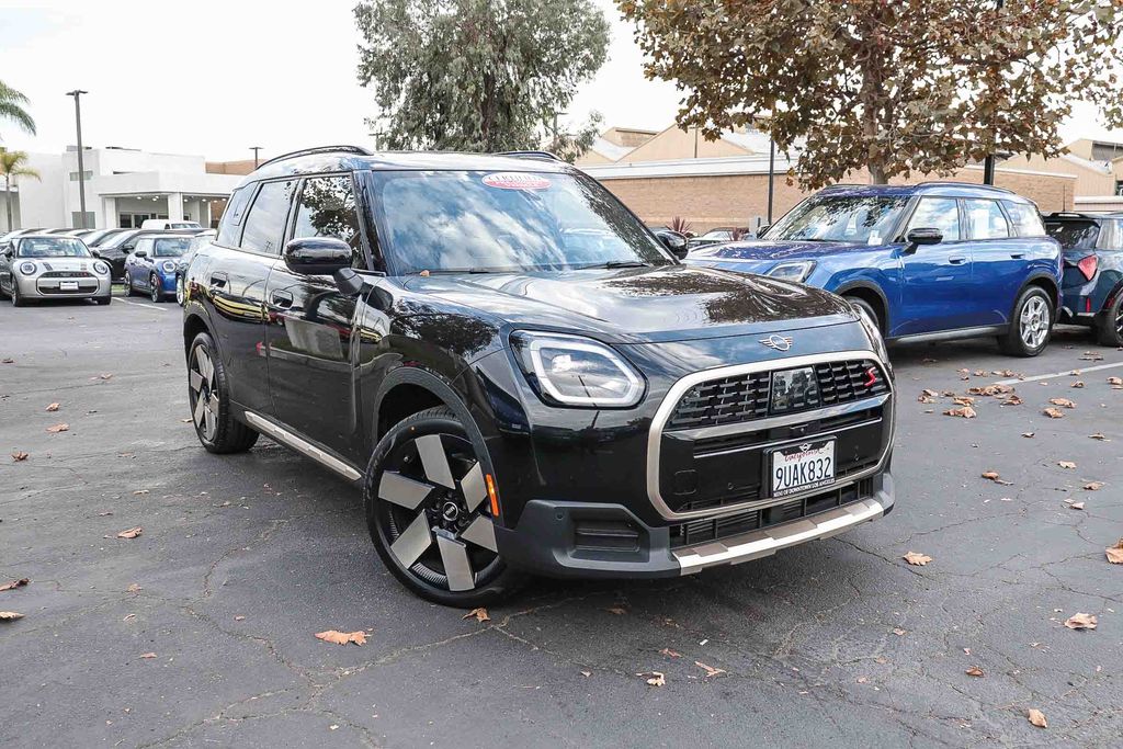 2025 MINI Countryman S's photo