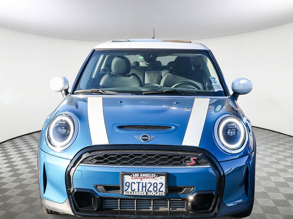 2023 Mini Cooper 2 Door Hardtop Signature photo 2