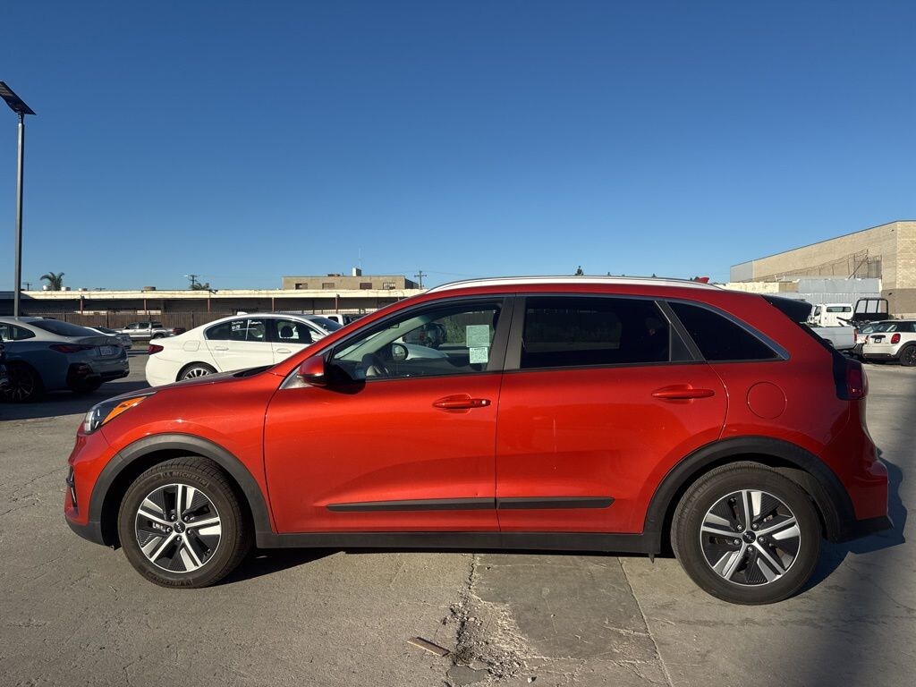 Used 2022 Kia Niro LXS SE SUV