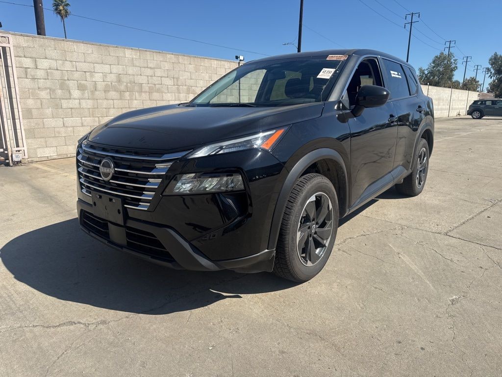 Used 2024 Nissan Rogue SV SUV