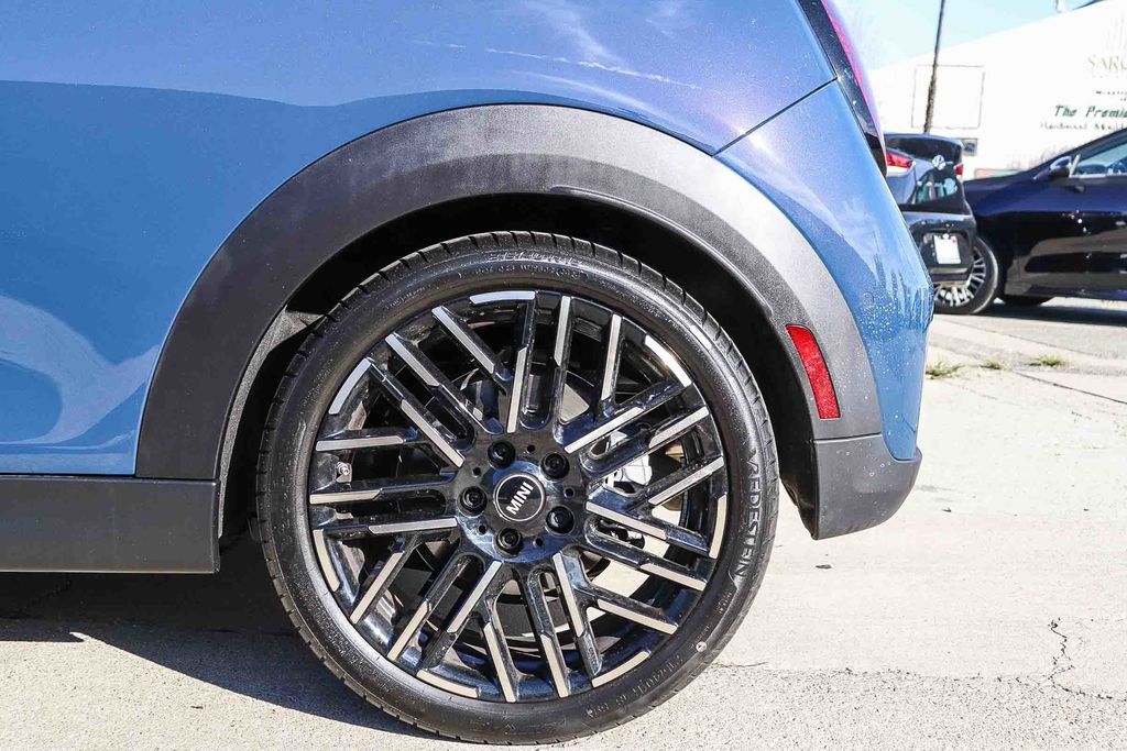 2025 MINI Hardtop 2 Door S - Photo 13