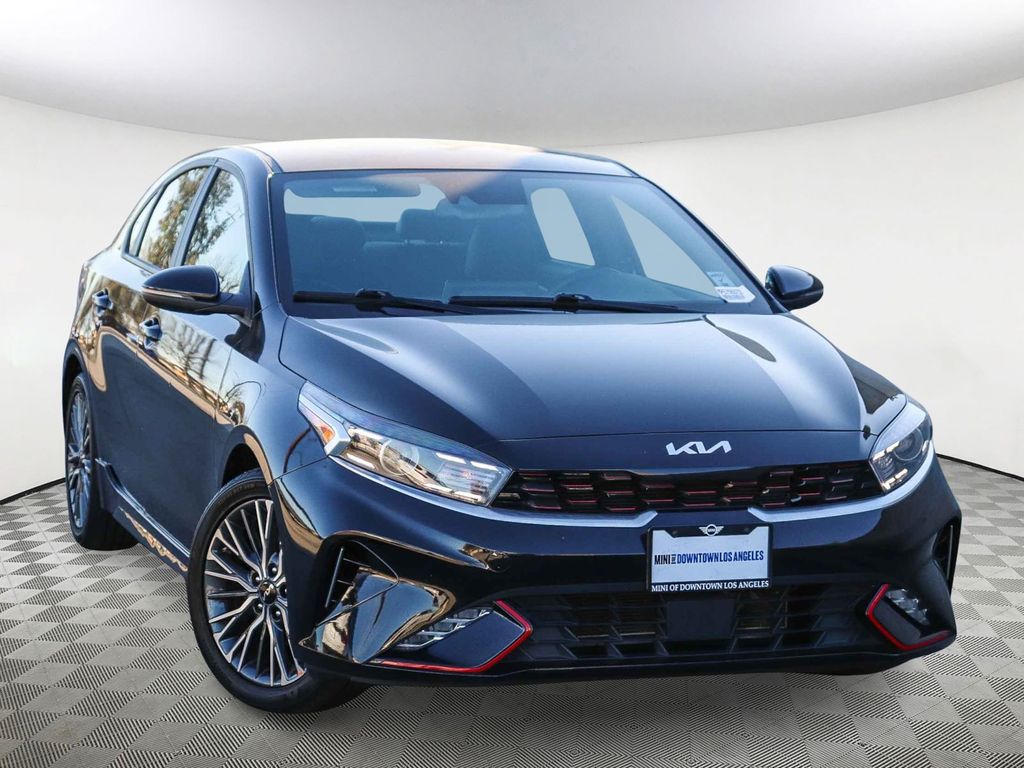 2024 Kia Forte GT-LINE's photo