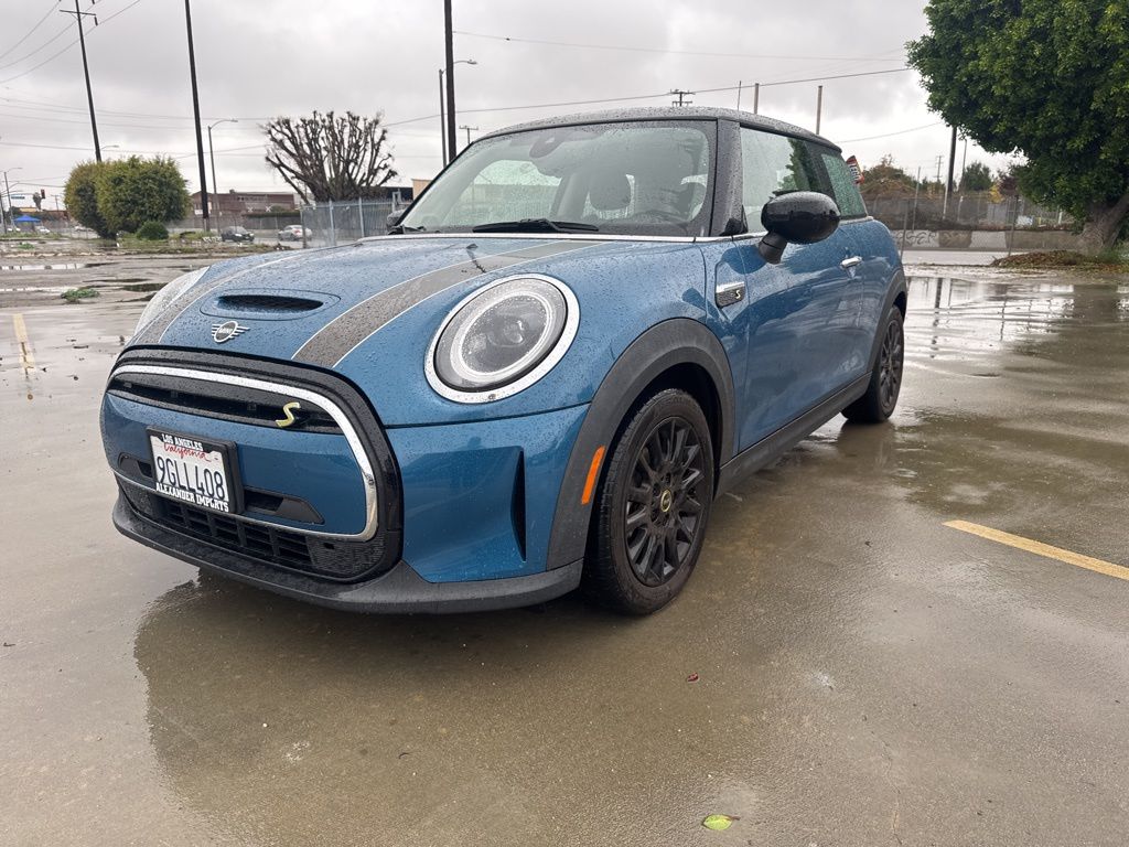 2023 MINI Hardtop 2 Door SE's photo