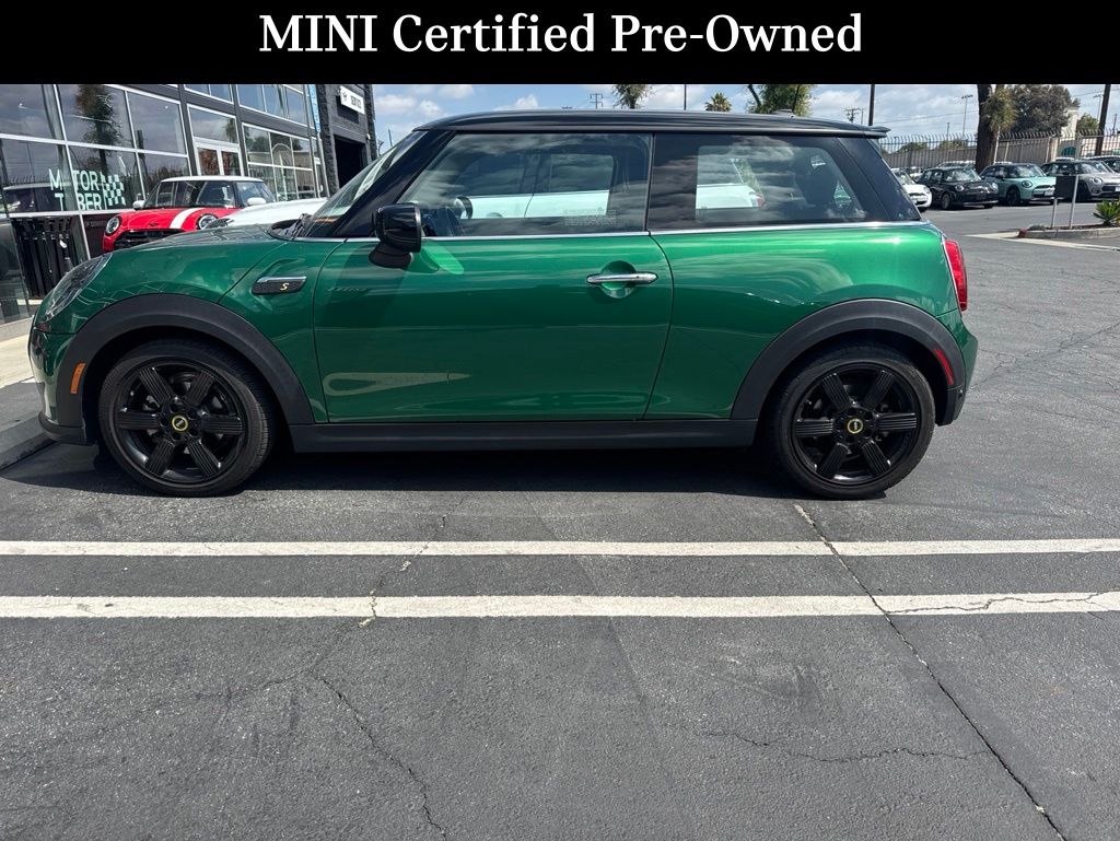 Used 2024 MINI Hardtop 2 Door SE with VIN WMW13DJ01R2V07229 for sale in Los Angeles, CA