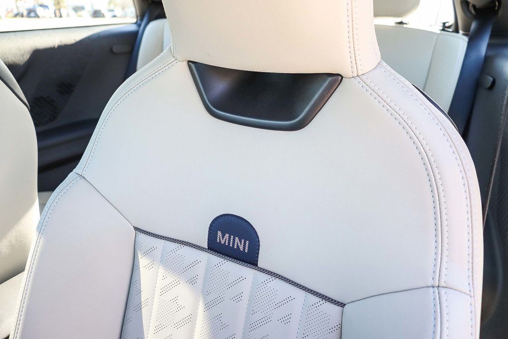 2025 MINI Hardtop 2 Door S - Photo 31