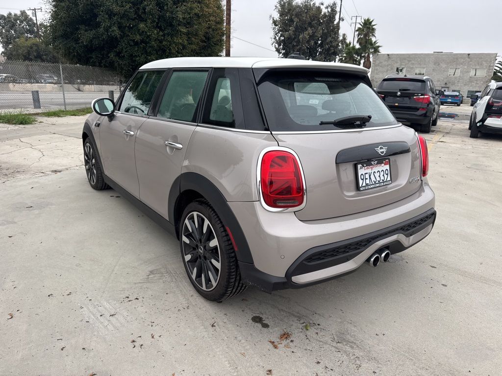 2023 Mini Cooper 4 Door Hardtop Signature photo 3