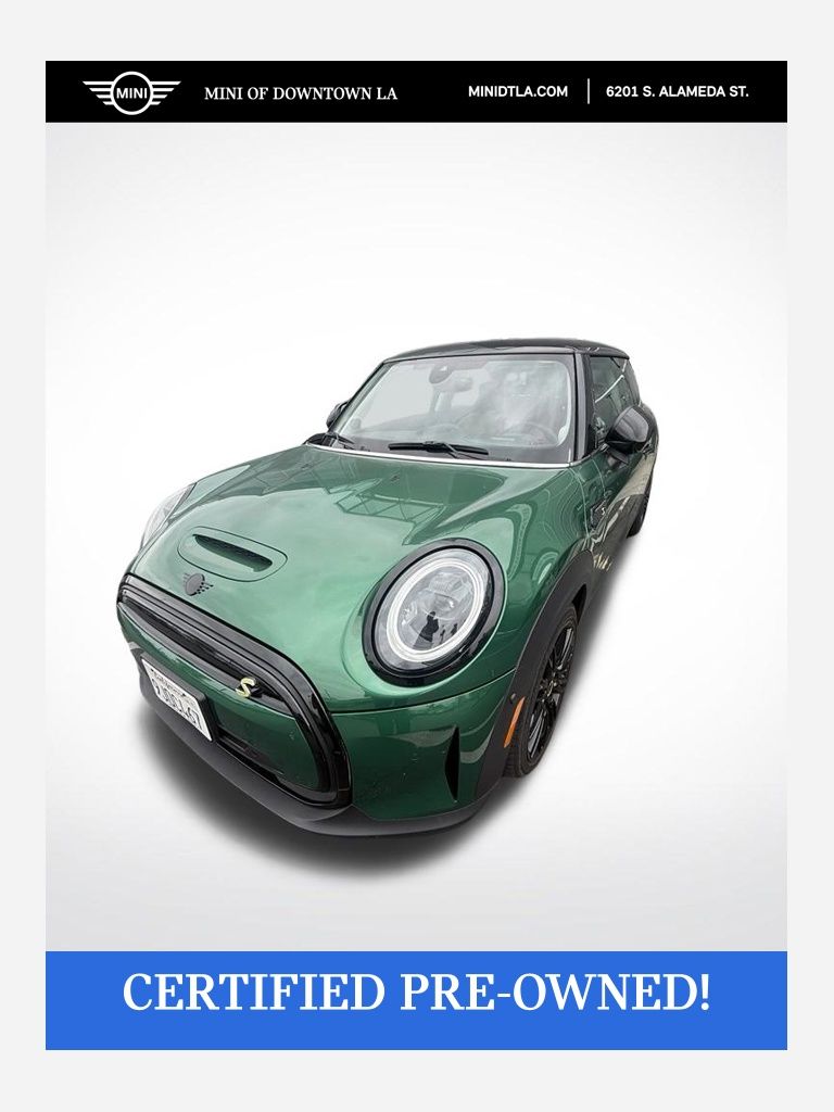 2024 MINI Hardtop Cooper SE's photo
