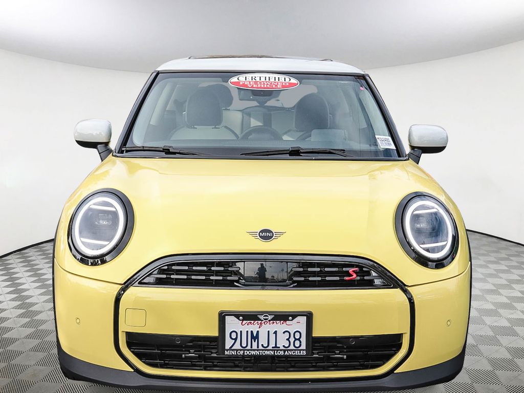 2025 Mini Cooper 2 Door Hardtop Signature photo 2