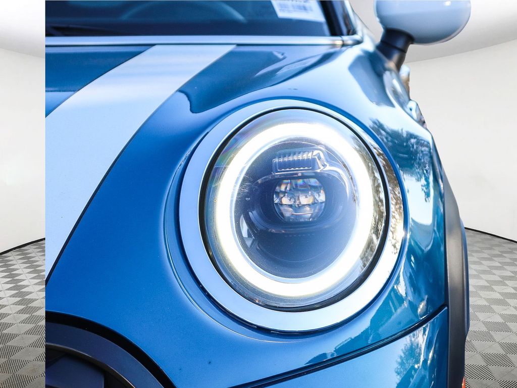 2024 Mini Cooper 2 Door Hardtop Signature photo 4