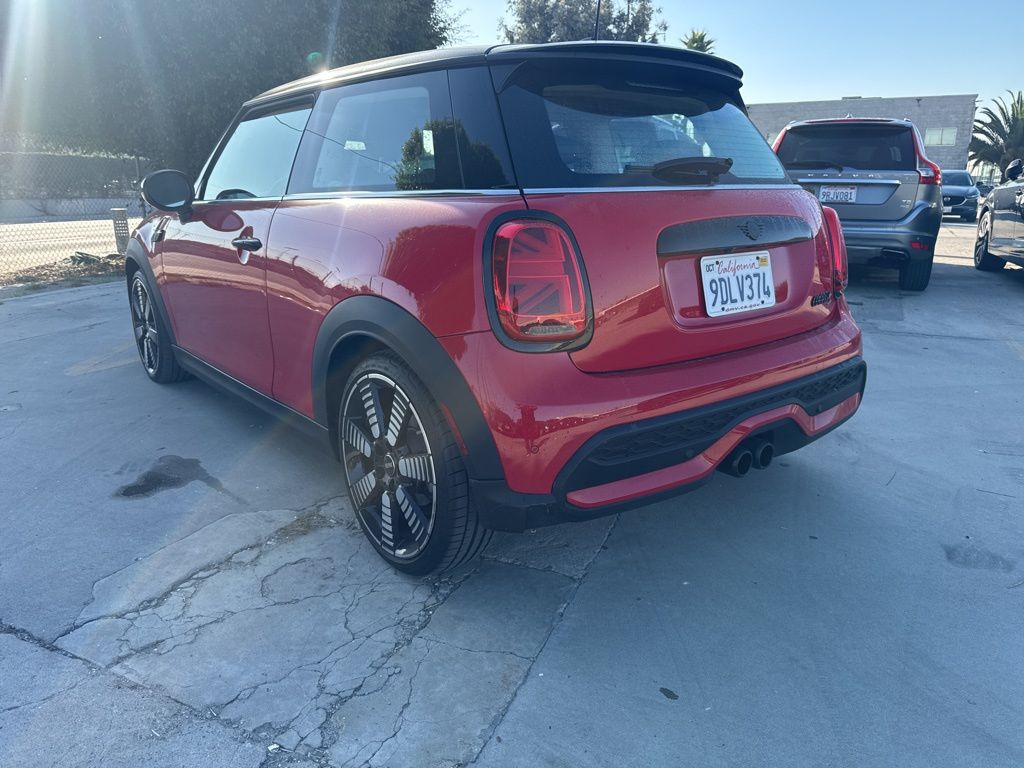 2023 Mini Cooper 2 Door Hardtop Signature photo 3
