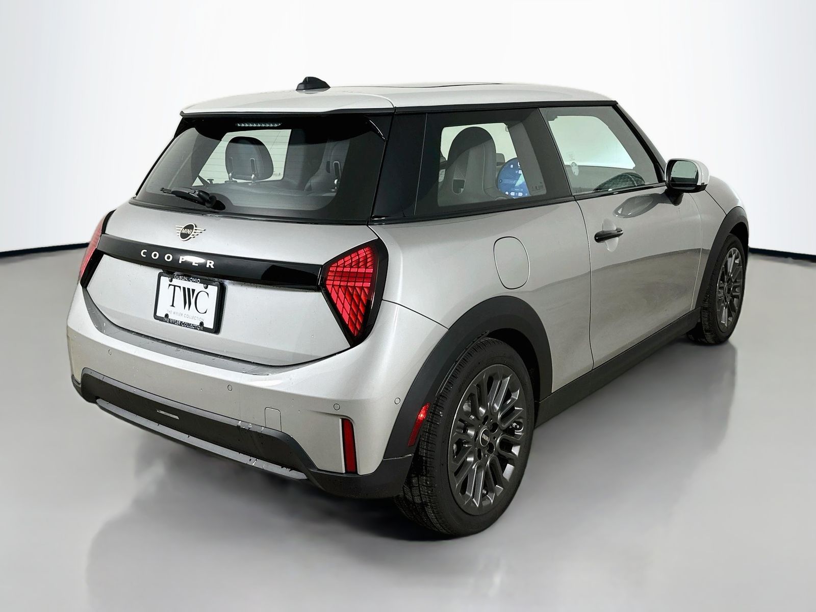 2026 MINI Hardtop 2 Door photo 5