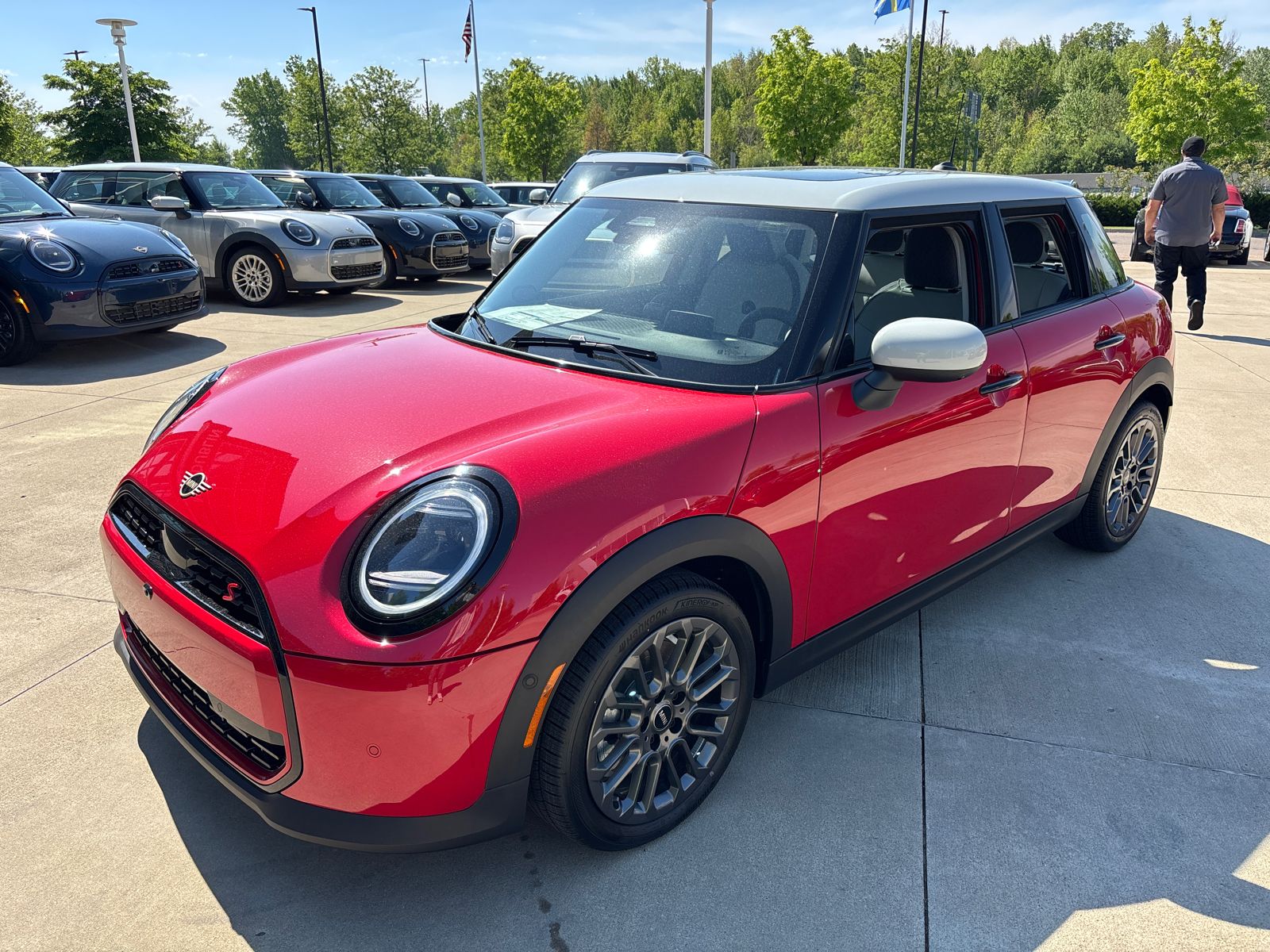 2026 MINI Hardtop Cooper S's photo