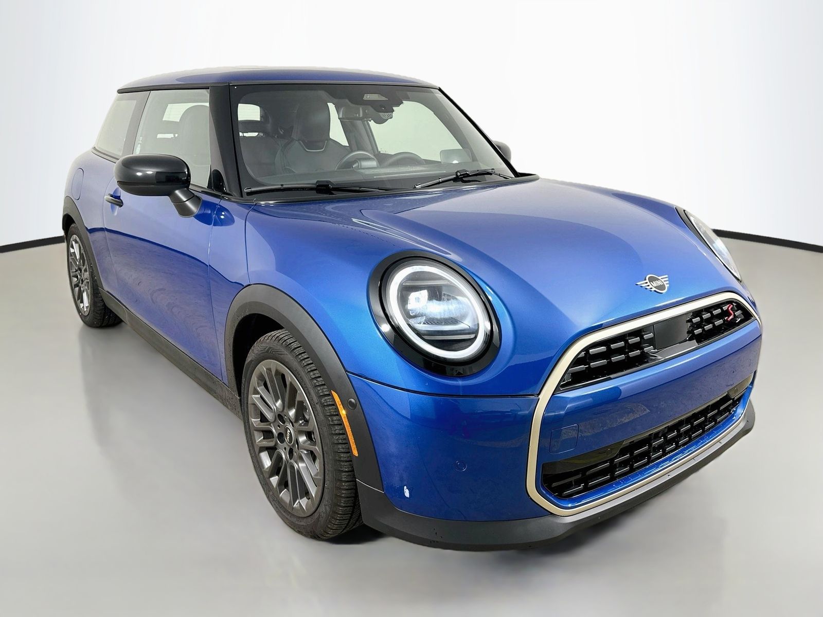 2026 MINI Hardtop 2 Door S photo 3