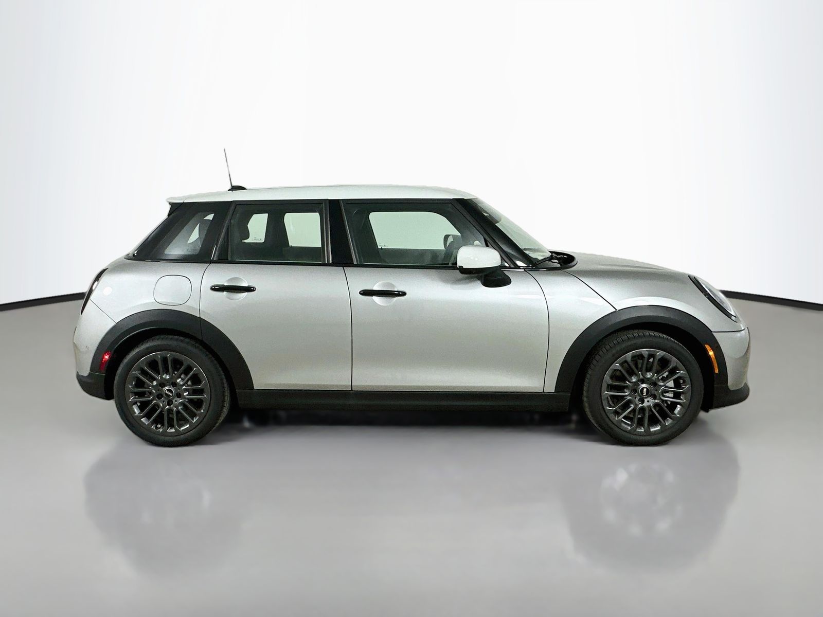 2026 MINI Hardtop 4 Door S photo 4