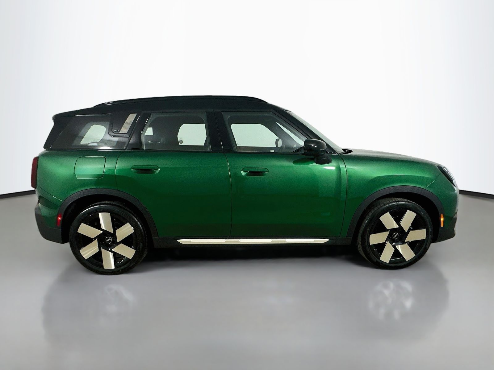 2027 MINI Countryman S photo 4