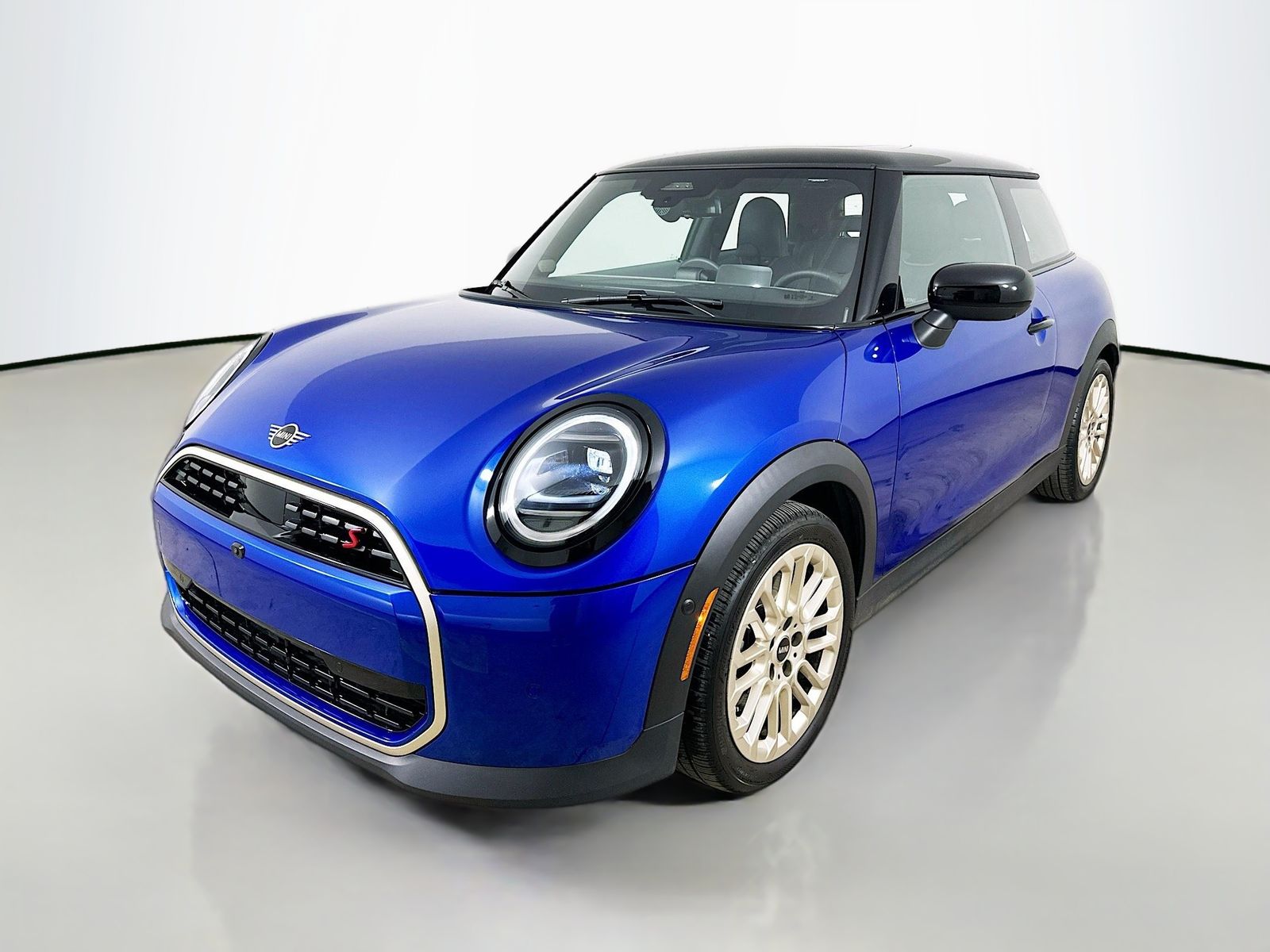 2026 MINI Hardtop Cooper S's photo
