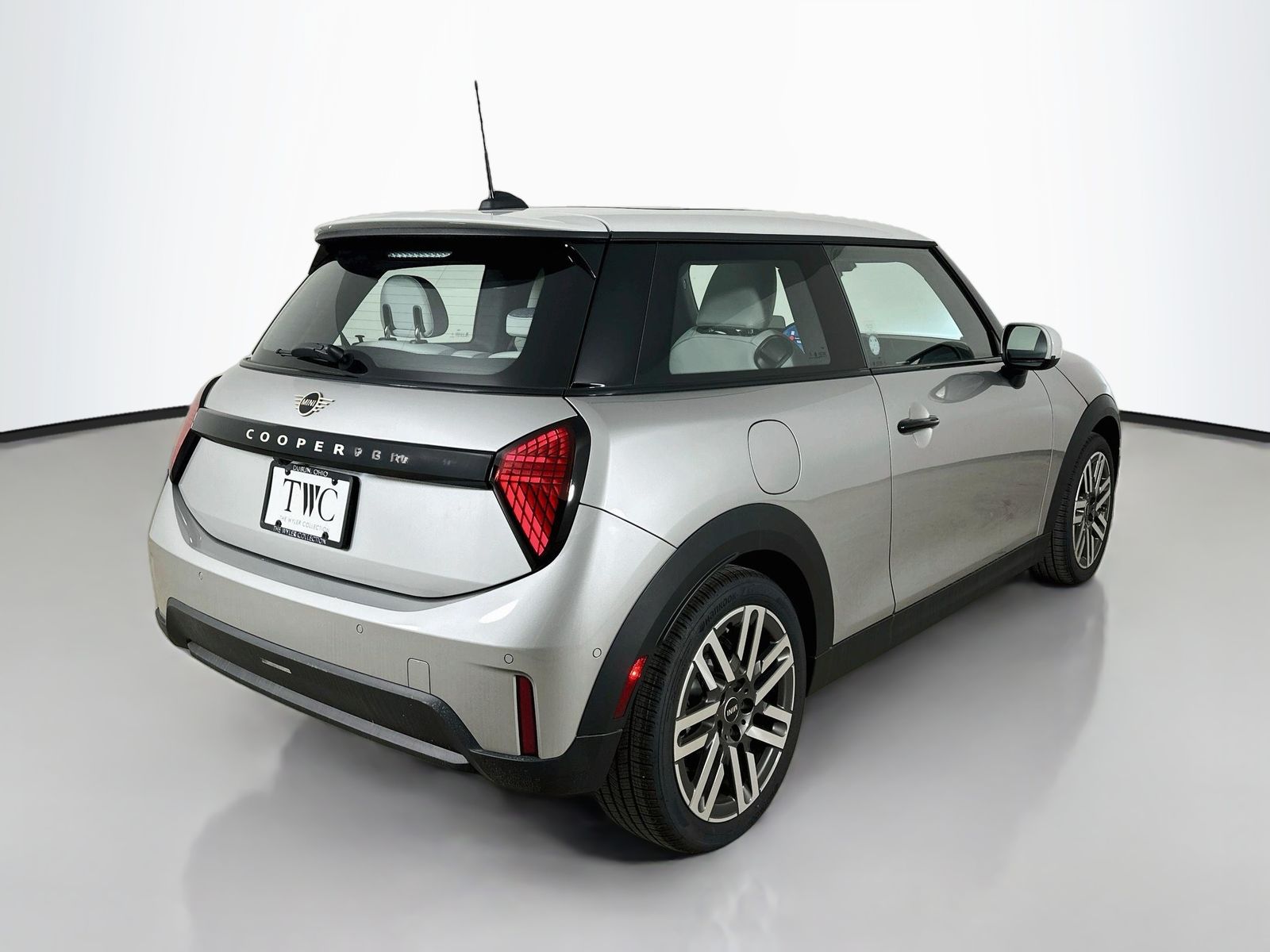 2026 MINI Hardtop 2 Door S photo 5