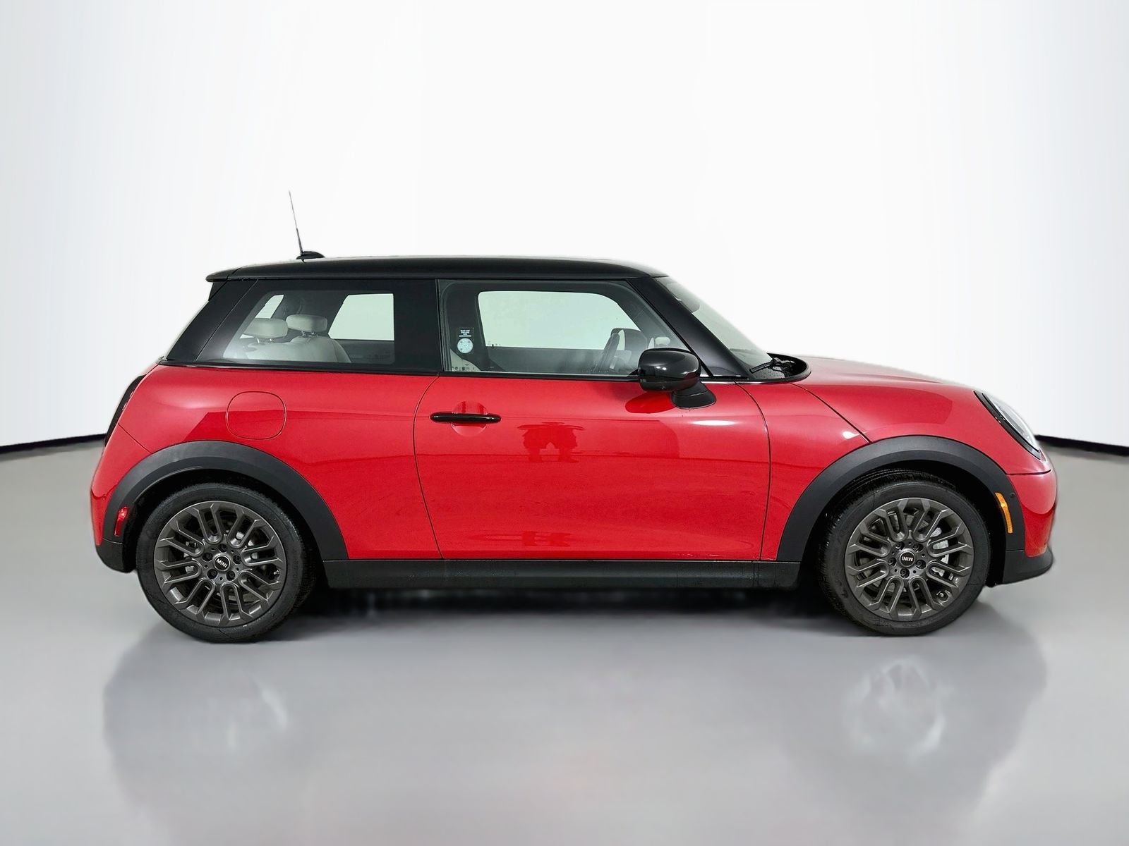 2026 MINI Hardtop 2 Door photo 4
