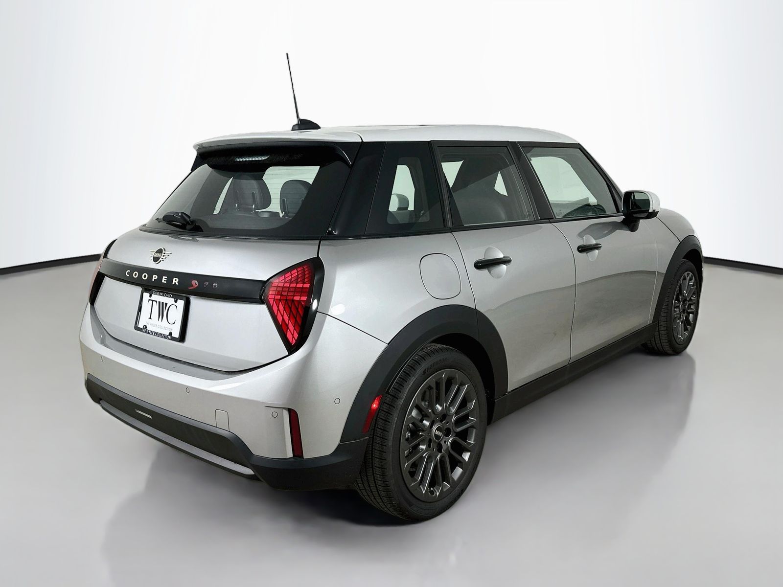 2026 MINI Hardtop 4 Door S photo 5