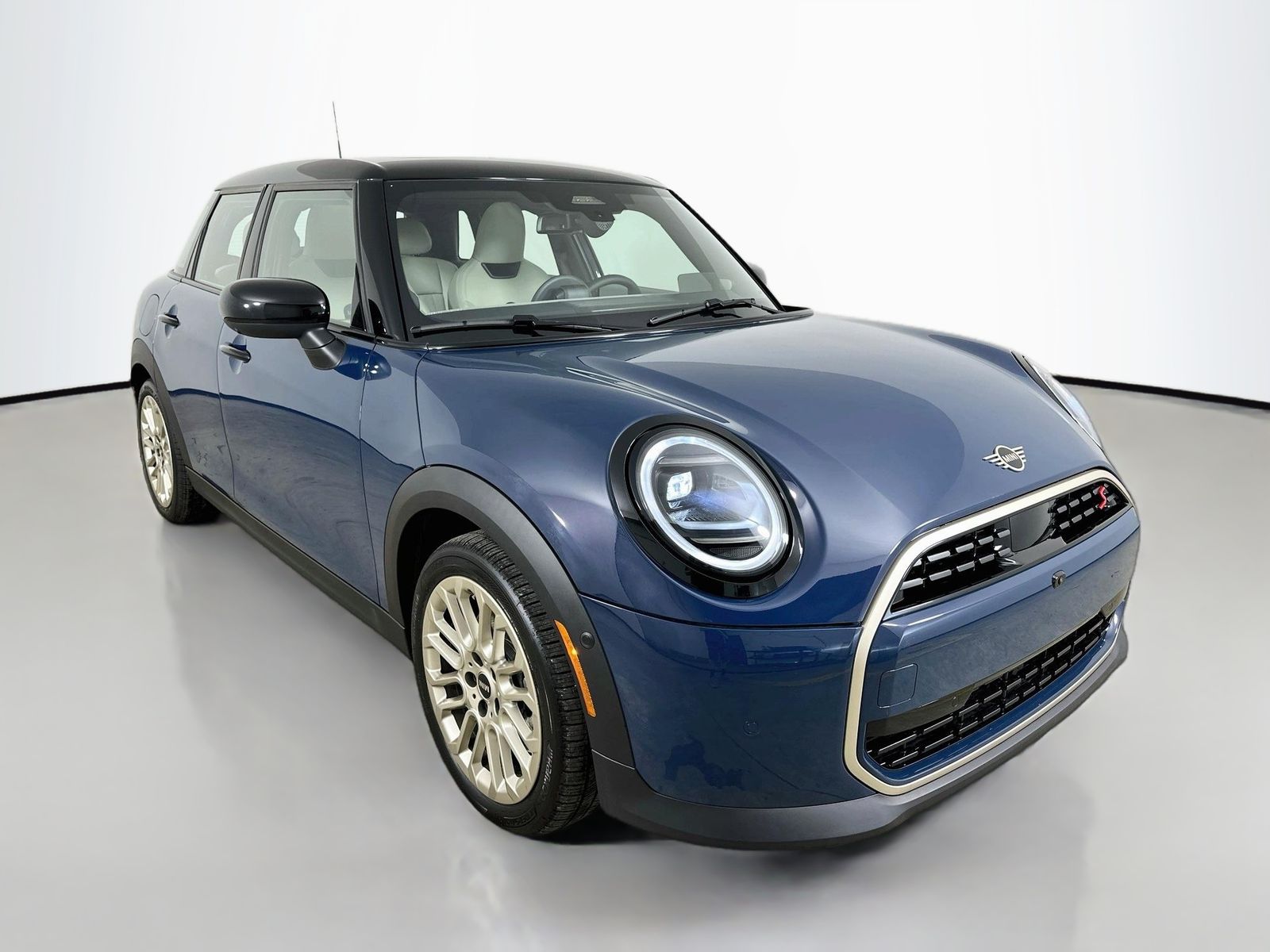2026 MINI Hardtop 4 Door S photo 3