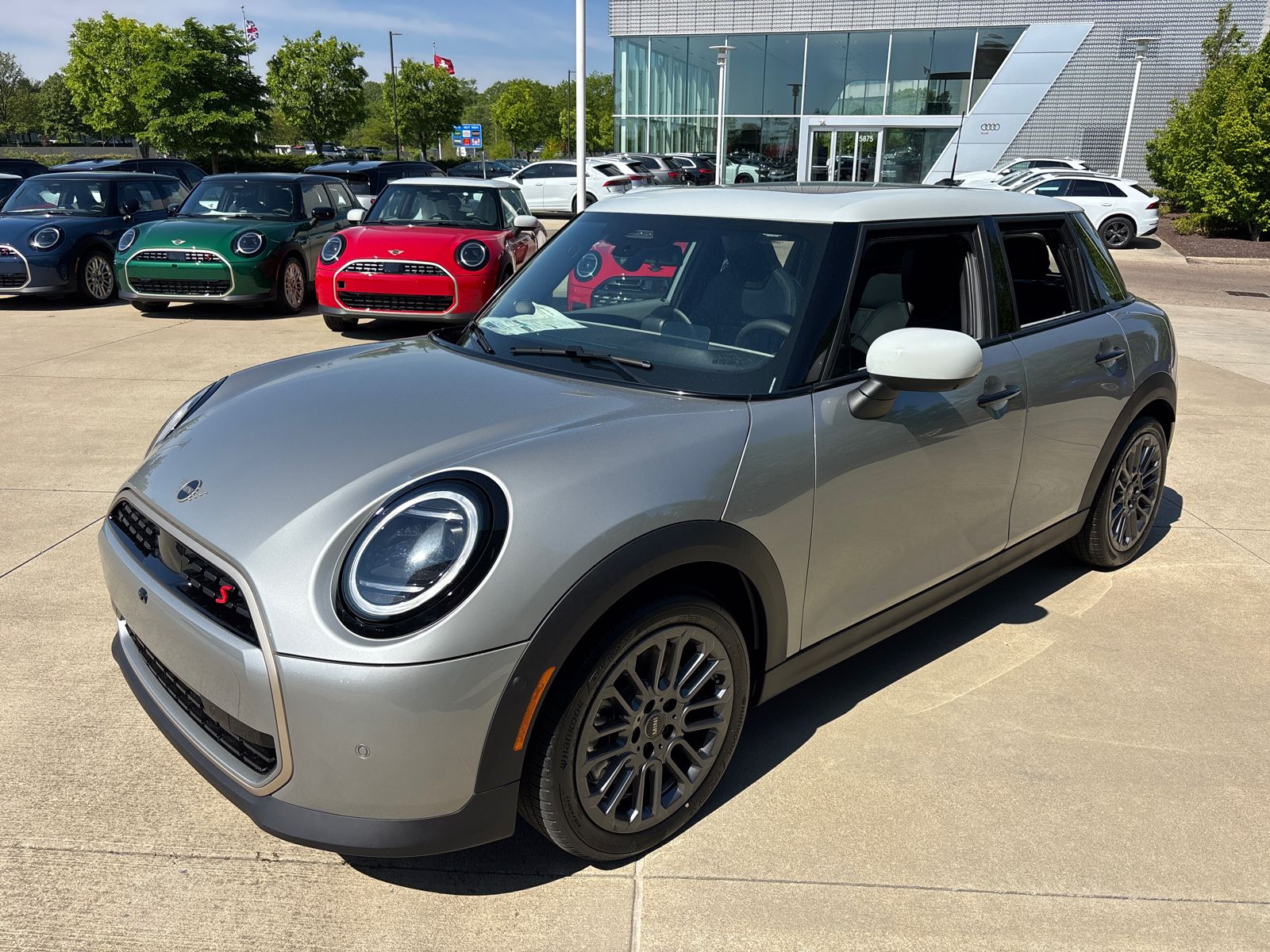2026 MINI Hardtop Cooper S's photo