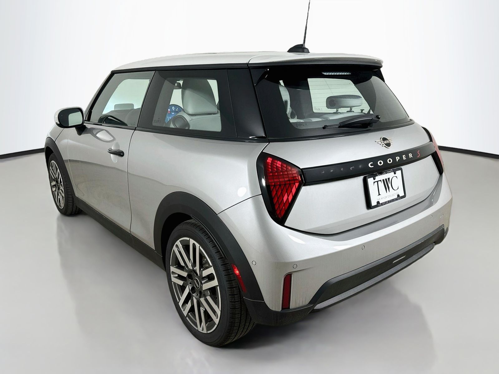 2026 MINI Hardtop 2 Door S - Photo 7