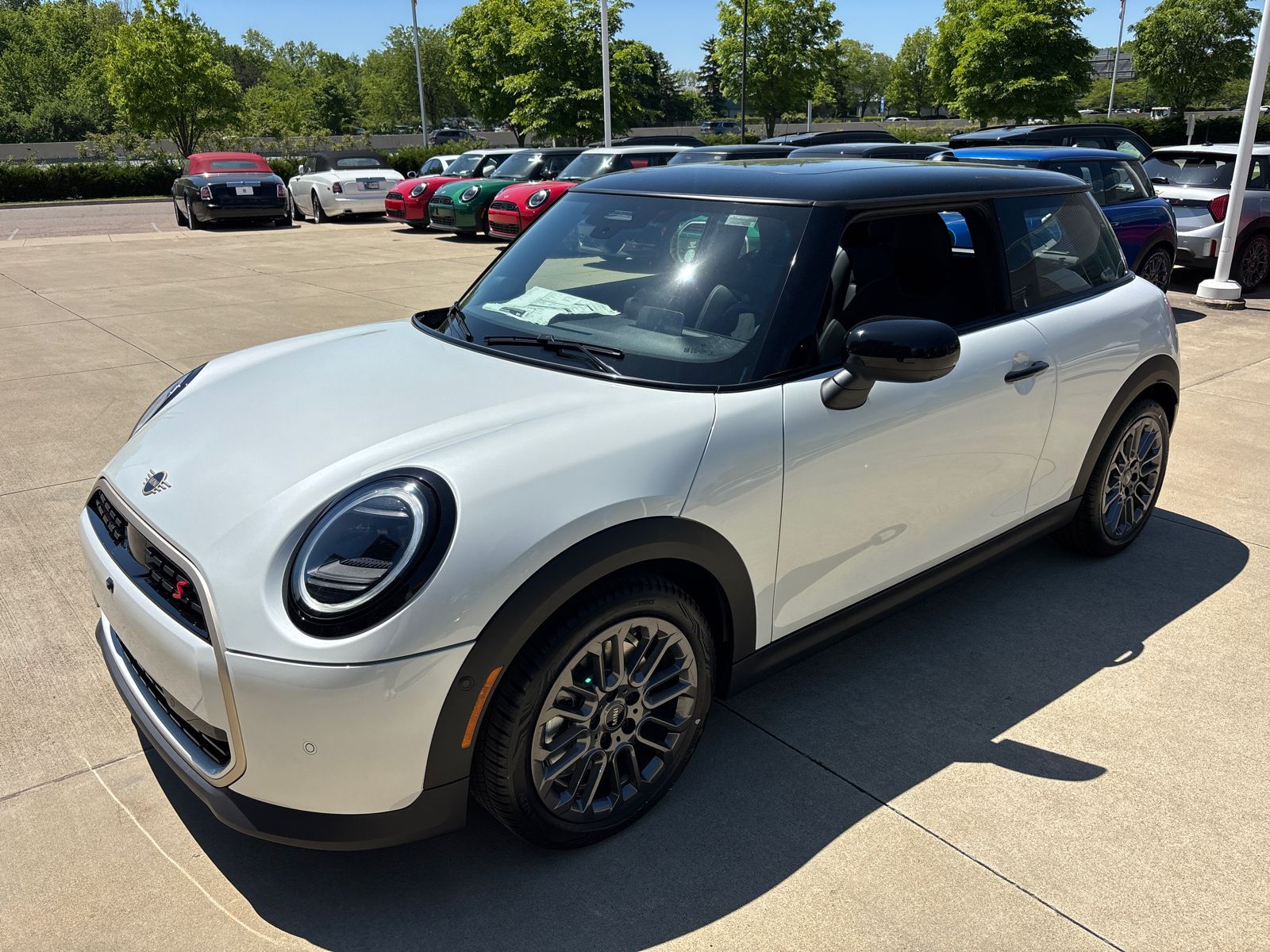 2026 MINI Hardtop Cooper S's photo
