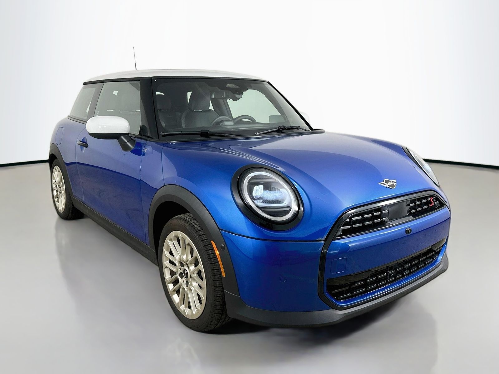 2026 MINI Hardtop 2 Door S photo 3