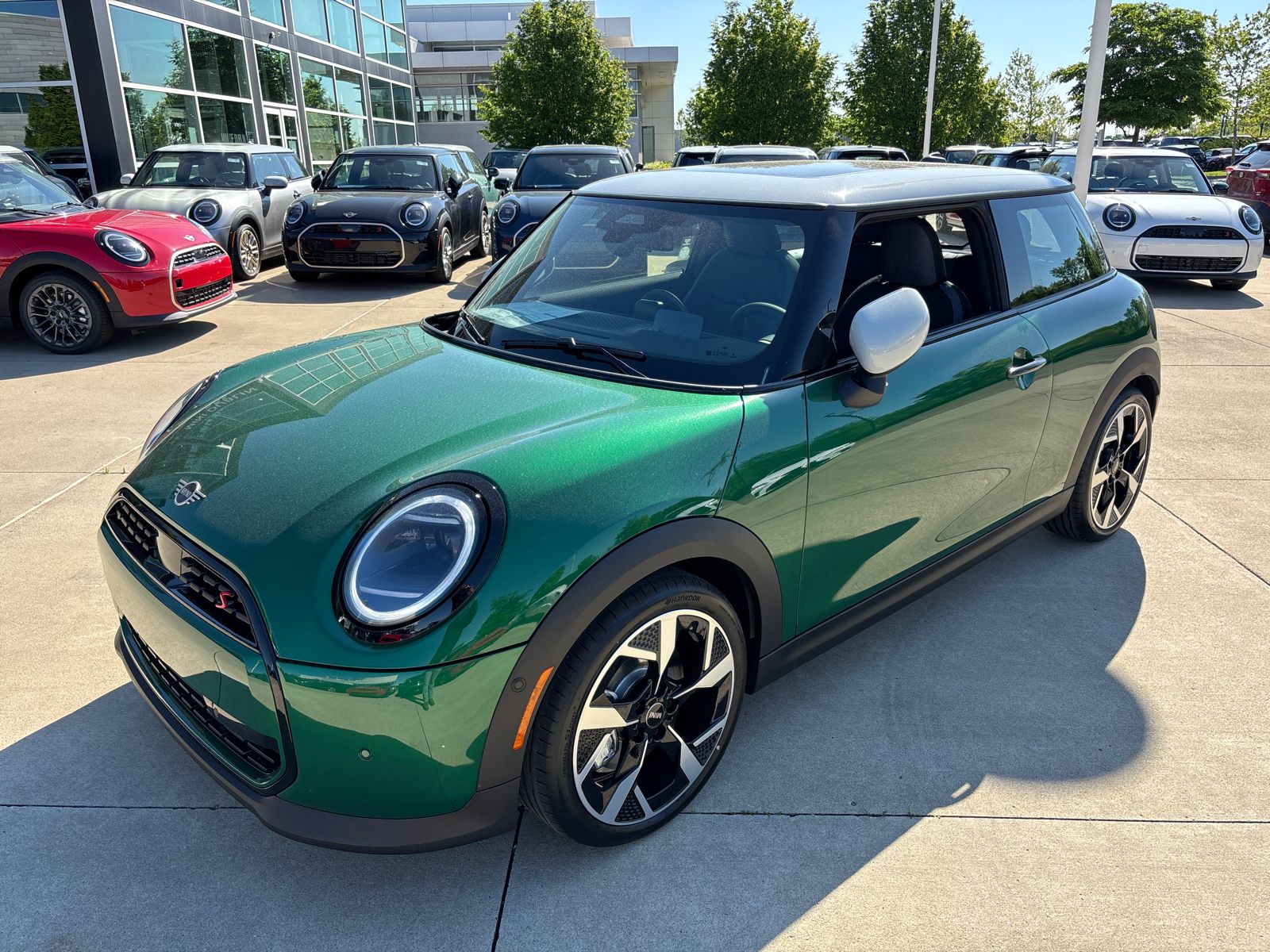 2026 MINI Hardtop Cooper S's photo