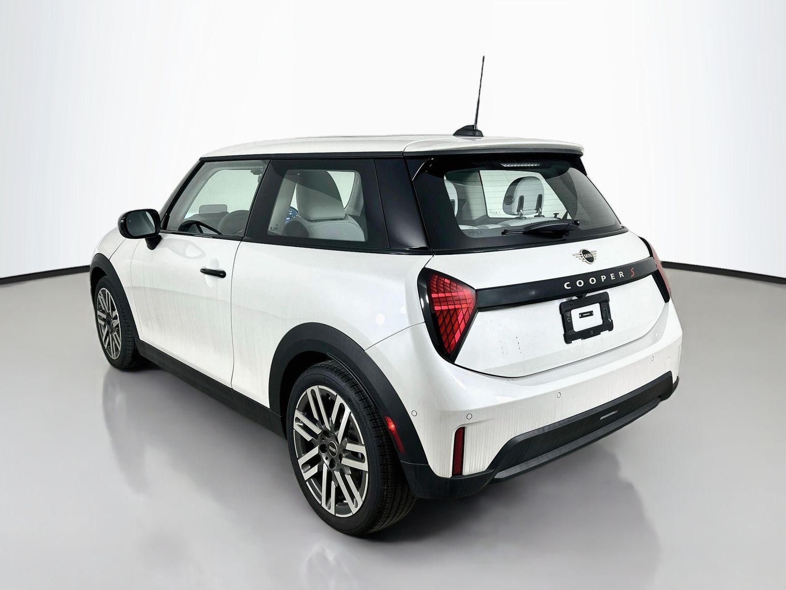 2026 MINI Hardtop 2 Door S - Photo 7