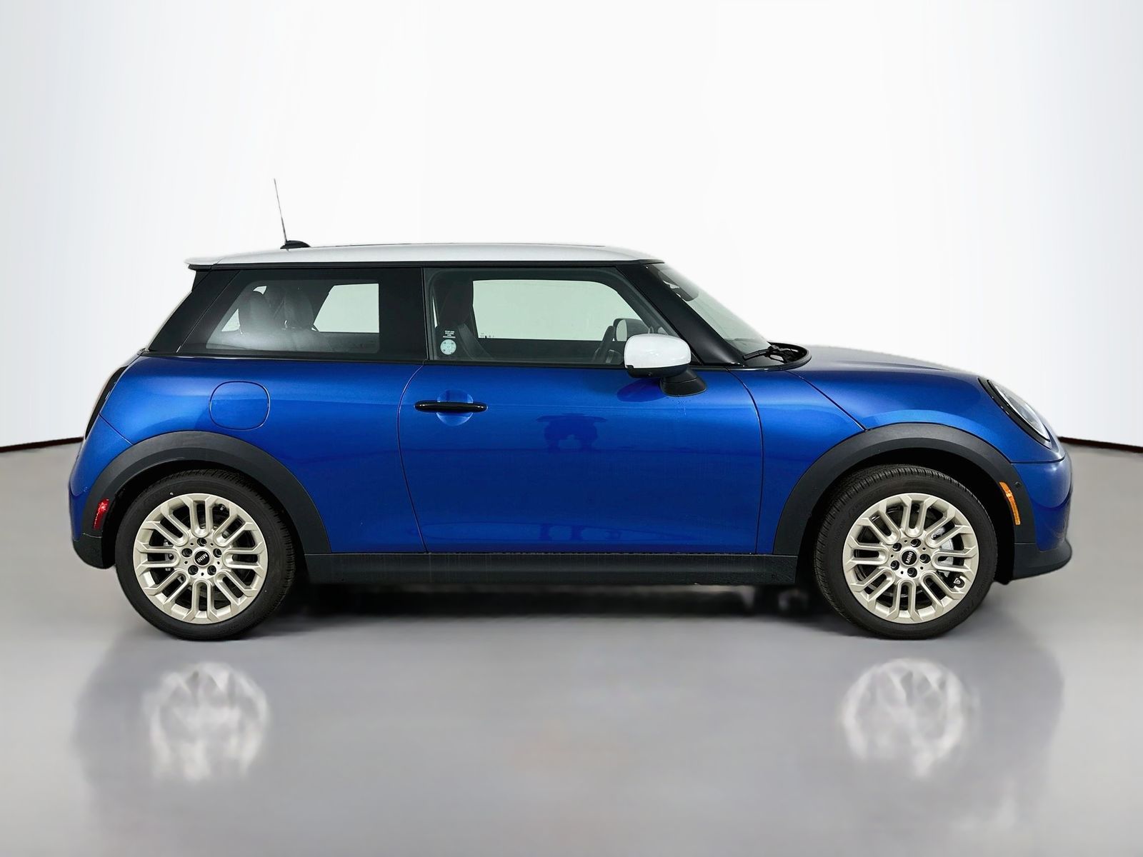 2026 MINI Hardtop 2 Door S photo 4