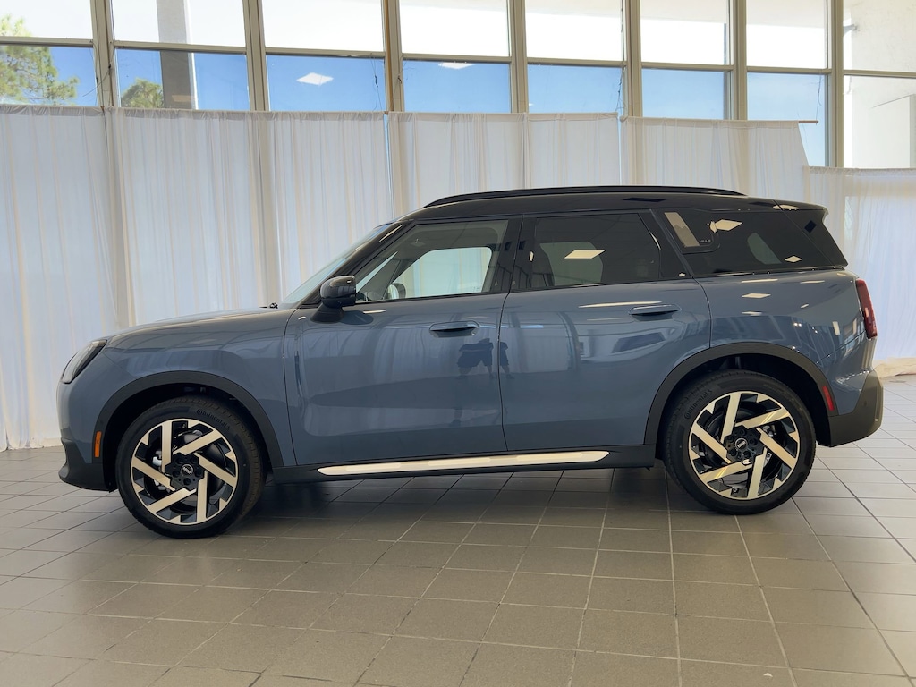 New 2026 MINI Countryman Iconic SUV