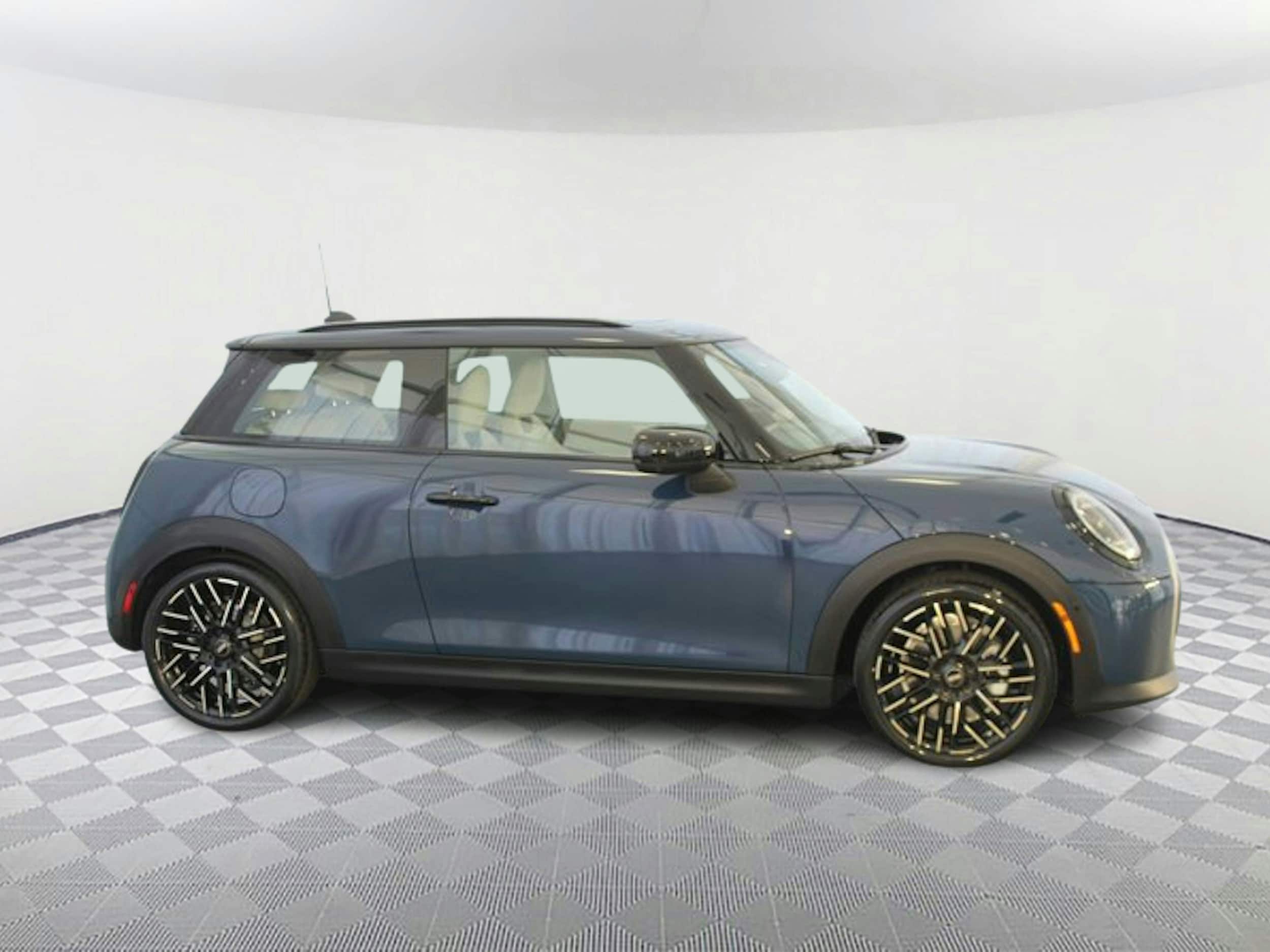 Used 2025 MINI Hardtop 2 Door Base with VIN WMW13GD01S2W45484 for sale in Fort Myers, FL