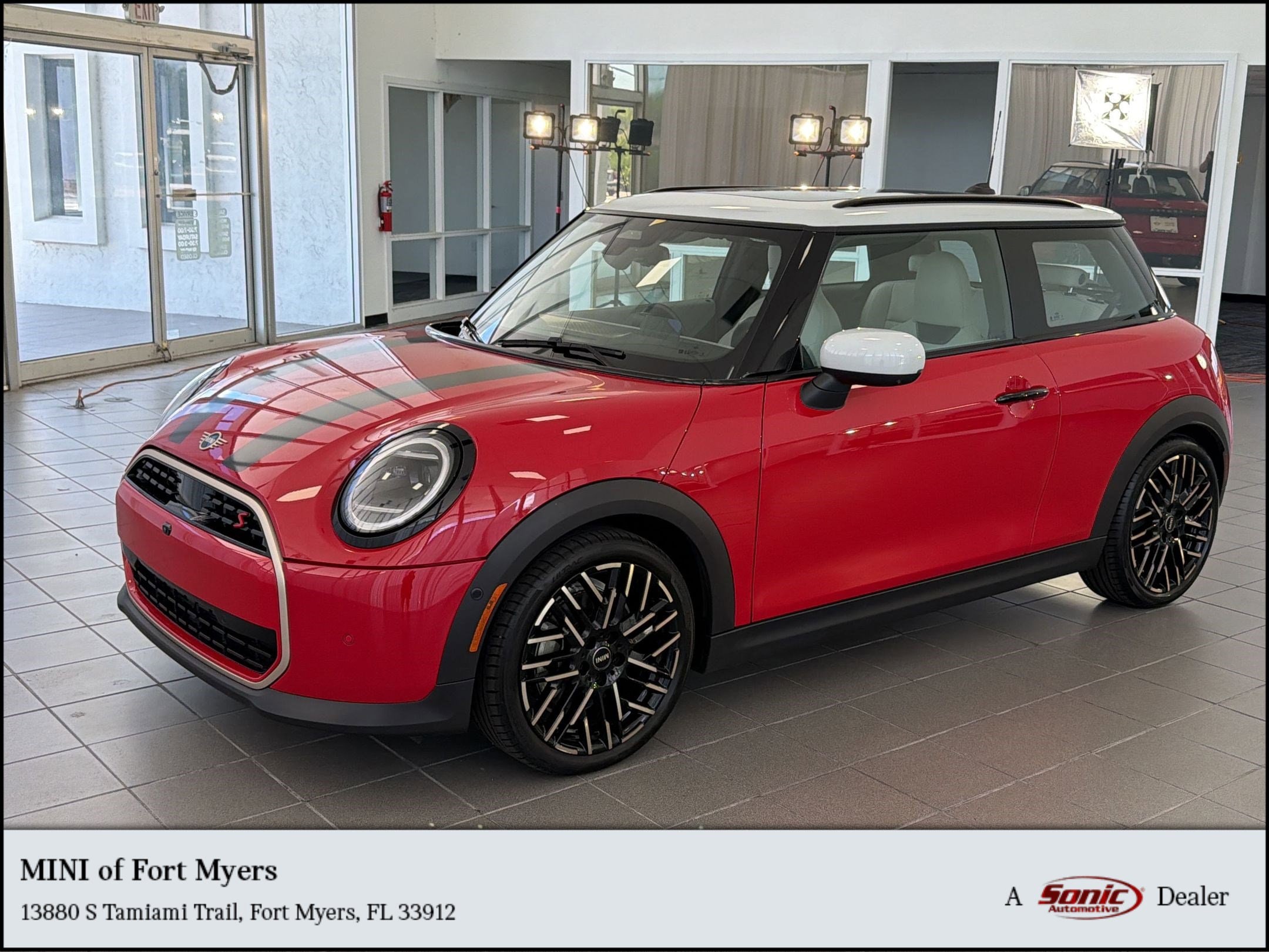 2025 MINI Hardtop's photo