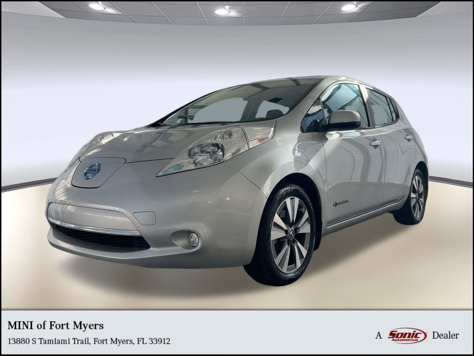2016 Nissan LEAF SV's photo