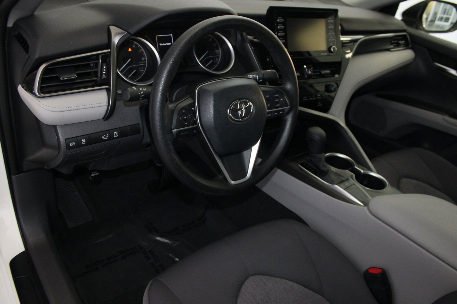 2023 Toyota Camry LE photo 2