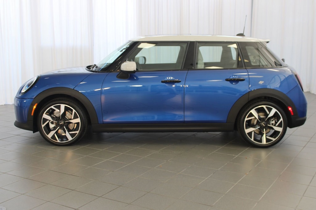 New 2026 MINI 4 Door Signature Plus Hatchback