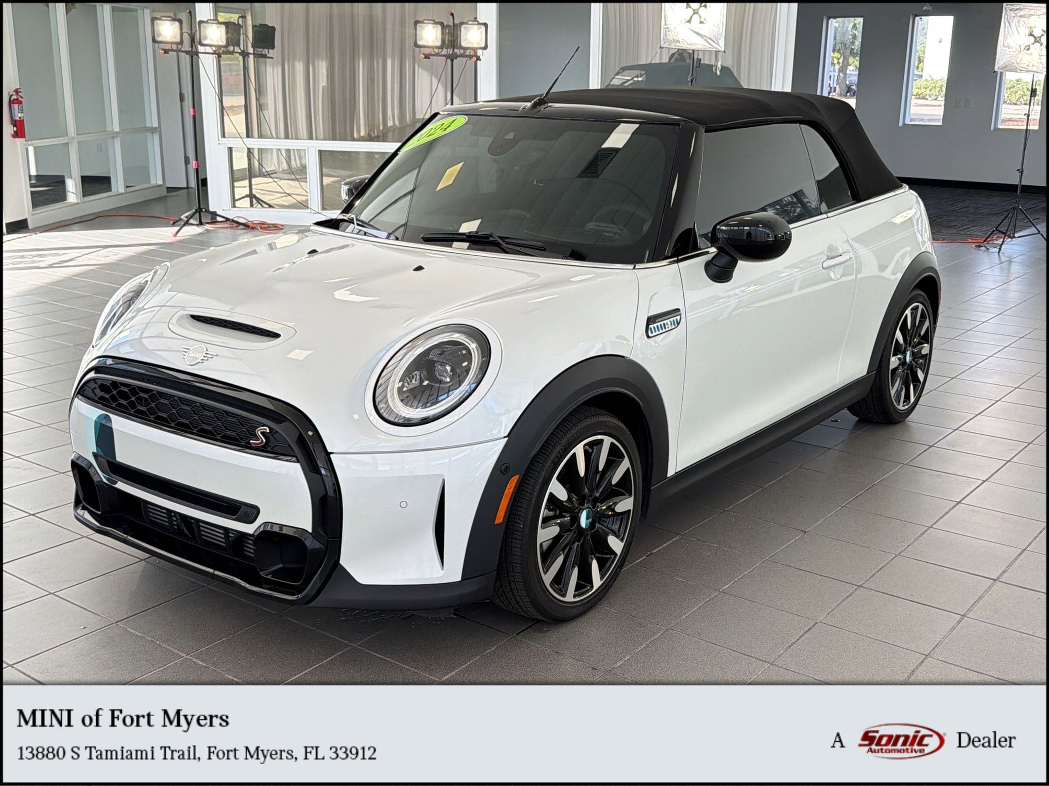 2024 MINI Convertible Cooper S's photo