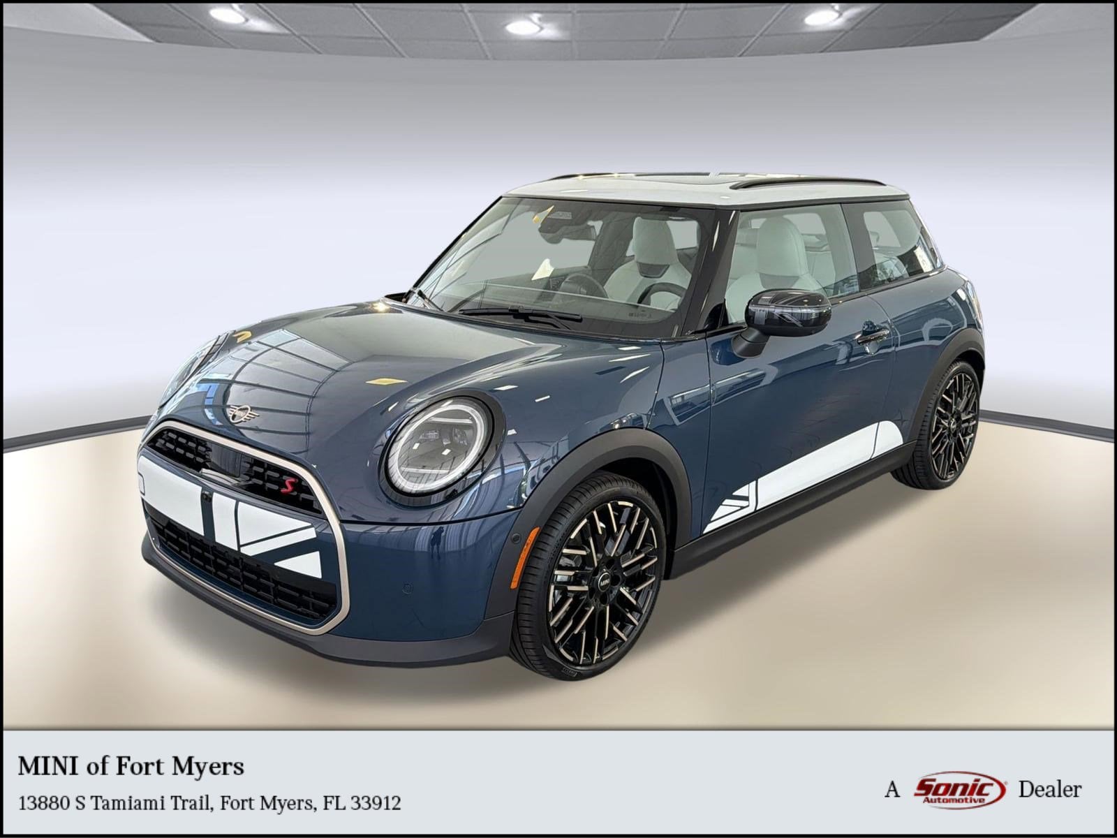2026 MINI Hardtop Cooper S's photo