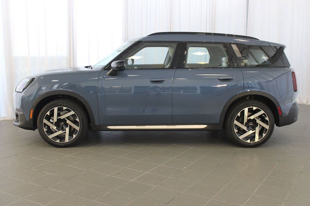 New 2026 MINI Countryman Signature Plus SUV