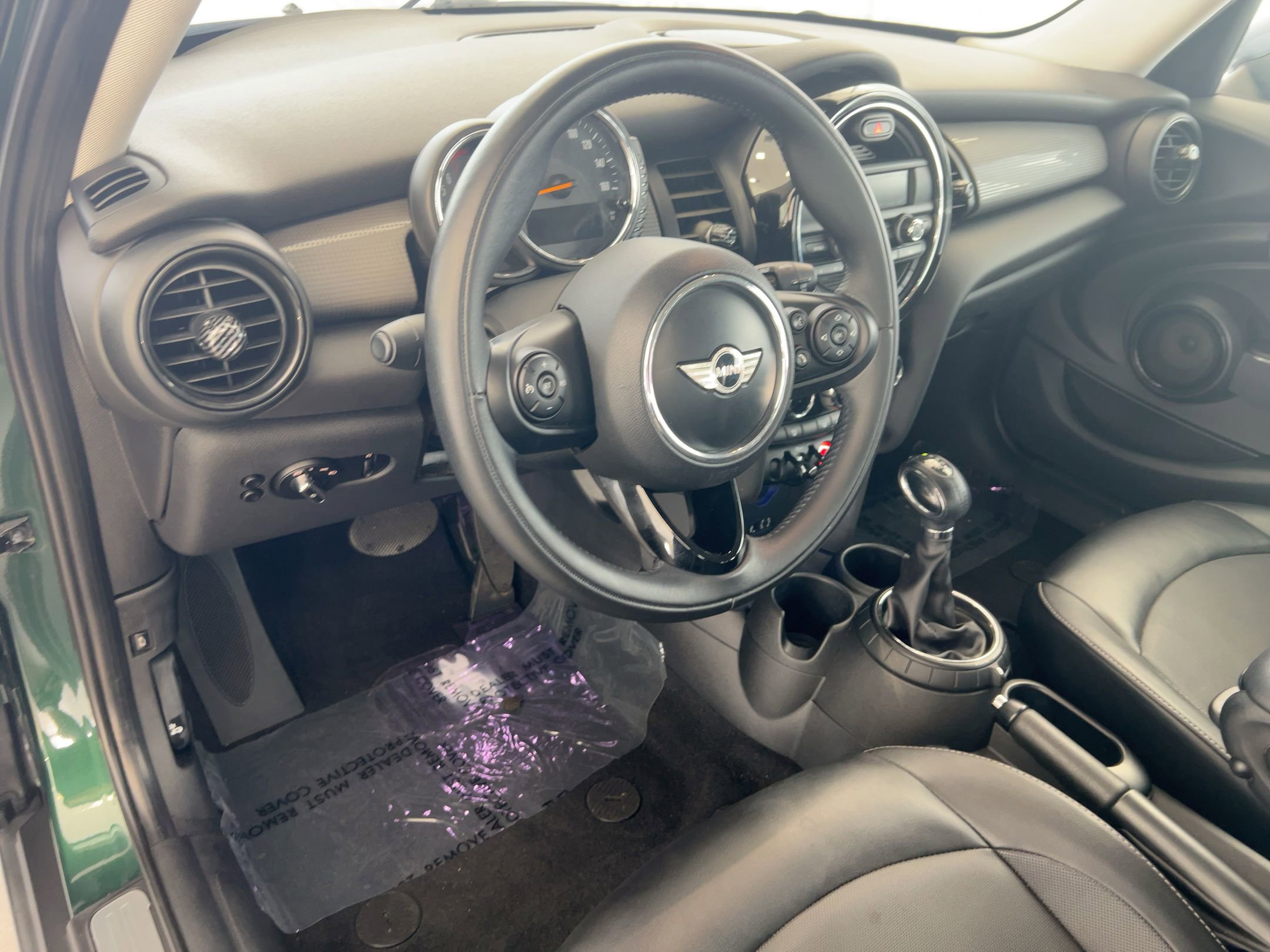 2015 Mini Cooper 4 Door Hardtop photo 4