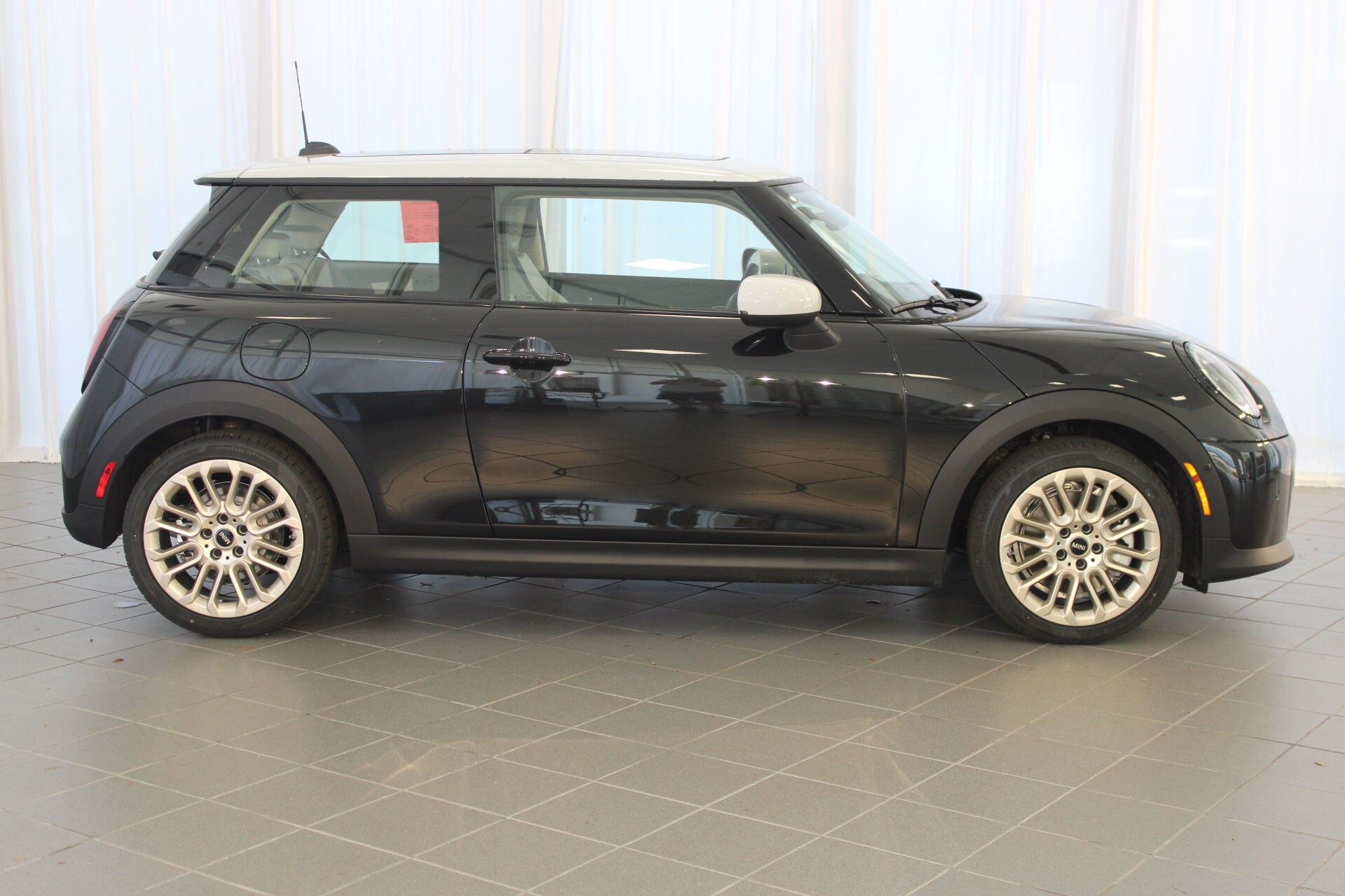 2025 Mini Cooper Signature photo 2