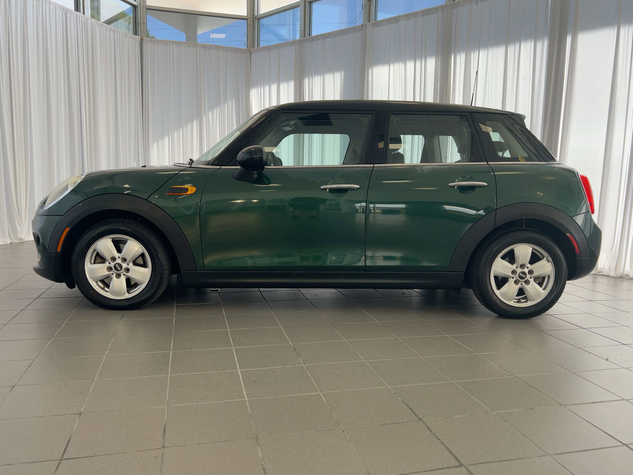 2015 Mini Cooper 4 Door Hardtop photo 2