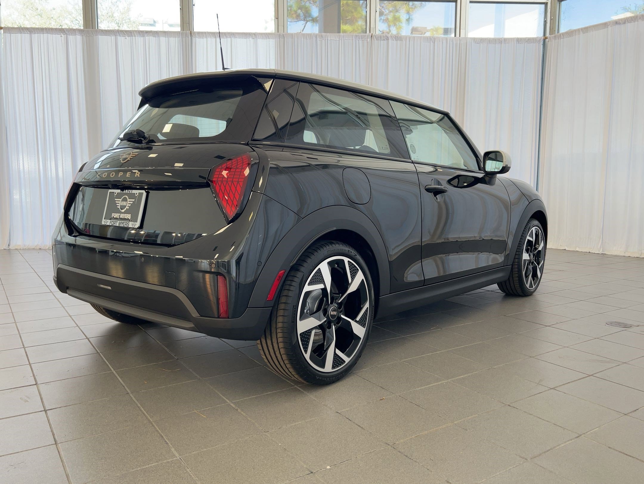 2026 MINI Hardtop 2 Door - Photo 9