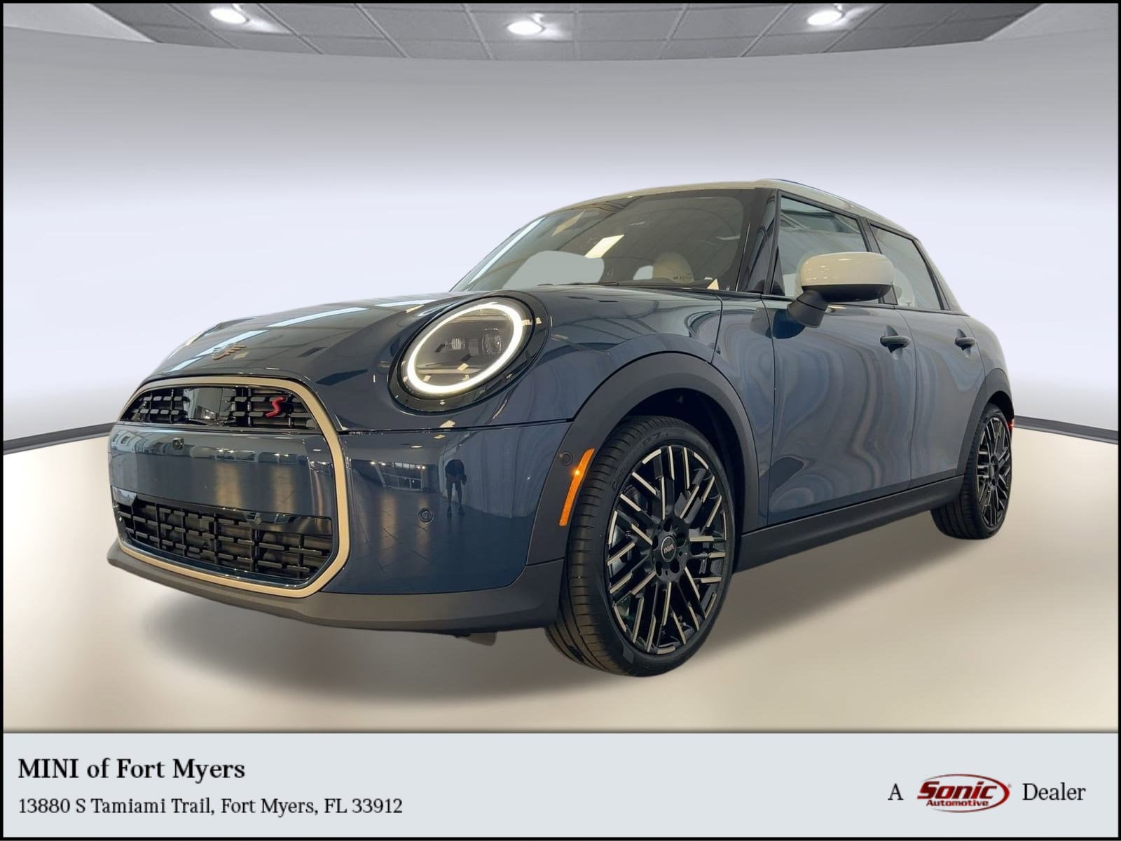 2026 MINI Hardtop Cooper S's photo