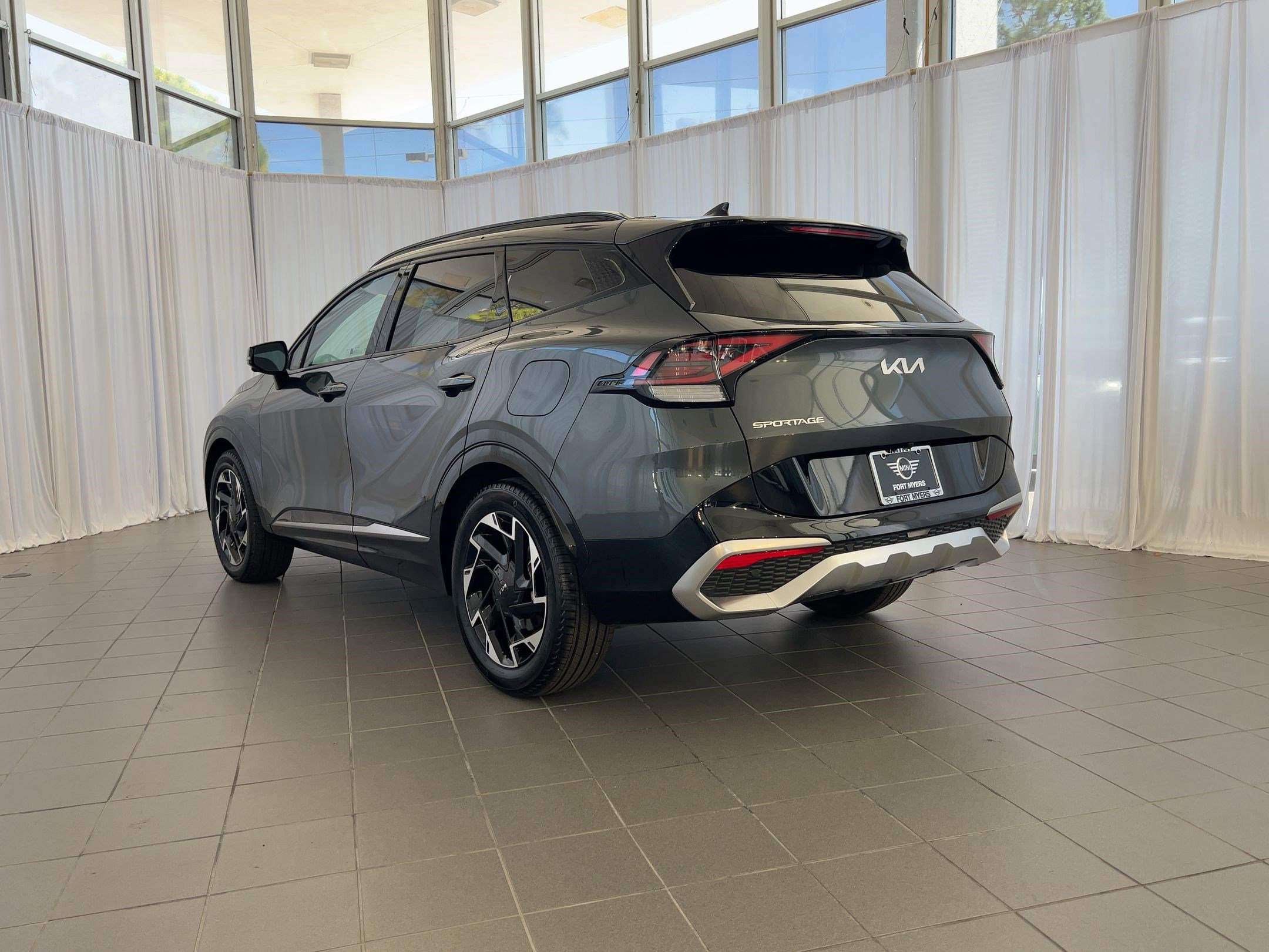 2023 Kia Sportage photo 3