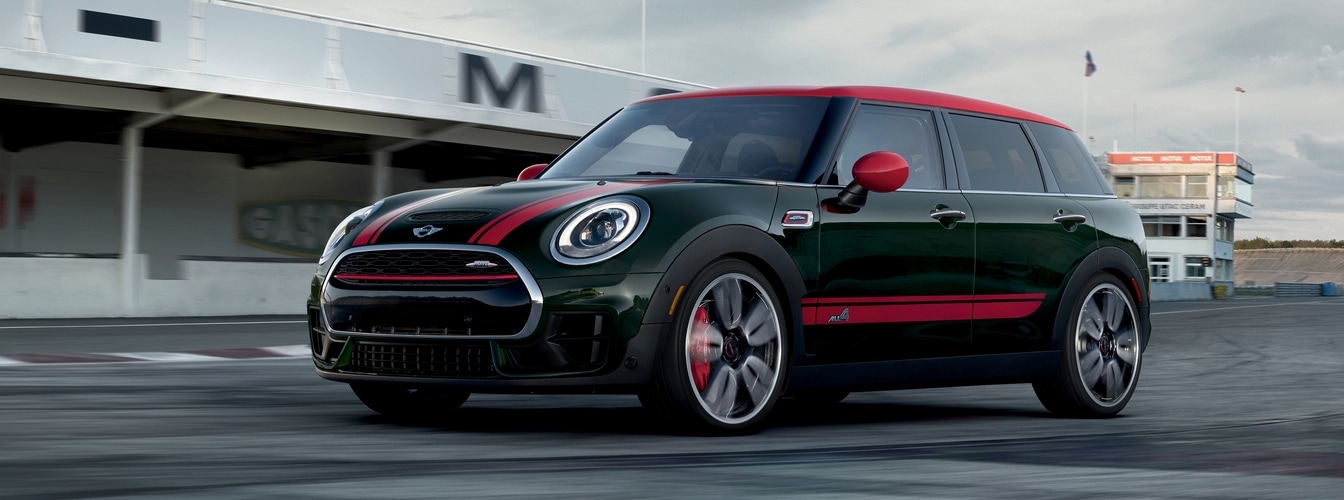 2024 MINI Clubman back exterior photo