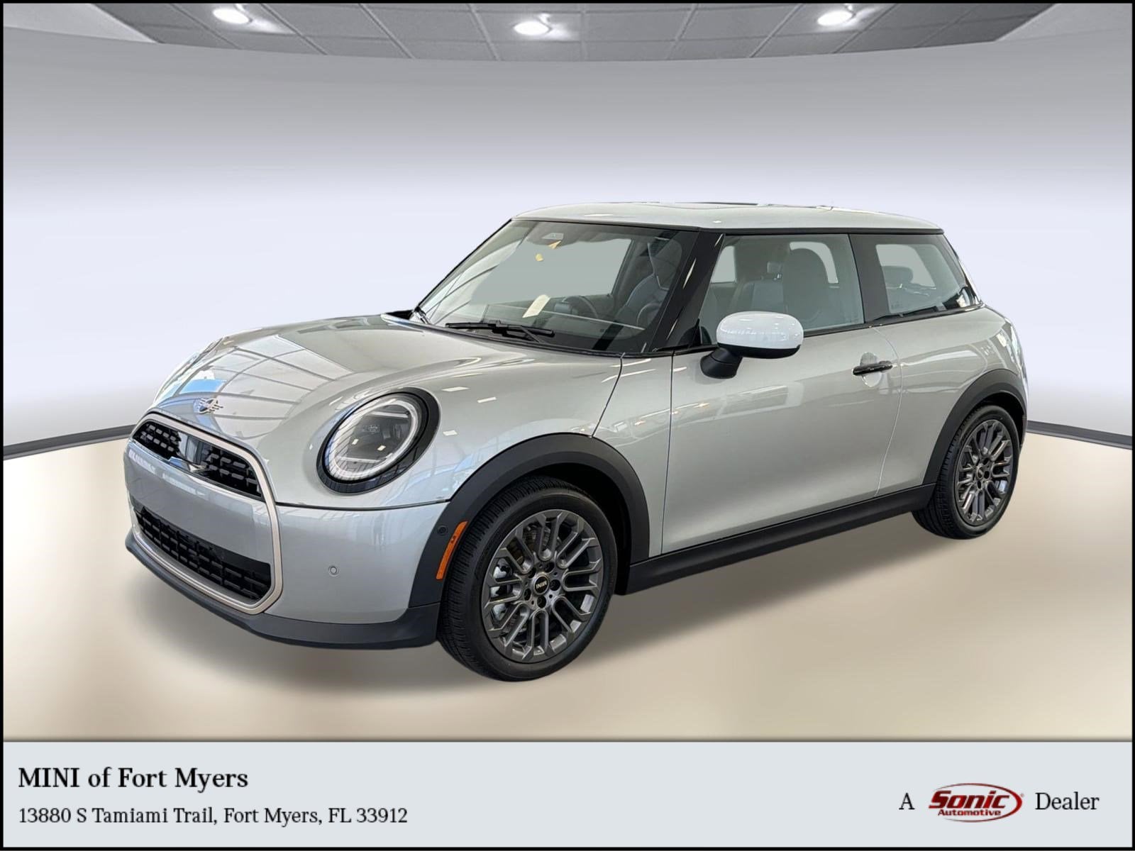 2026 MINI Hardtop's photo